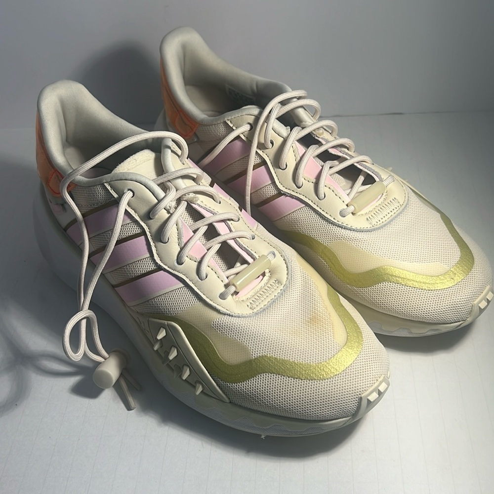 Adidas tennis shoes size 8.5